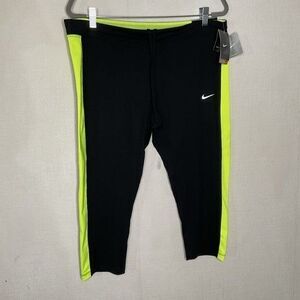NWT Nike Essential Tight Fit Swoosh Running Gym Cropped Tights Women Size 1X